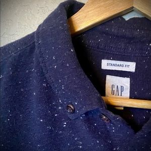 Men’s Gap navy long sleeve button down.